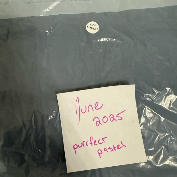 Taylor Swift Midnights Cardigan M/L New in bag authentic official navy stars - Picture 3 of 7